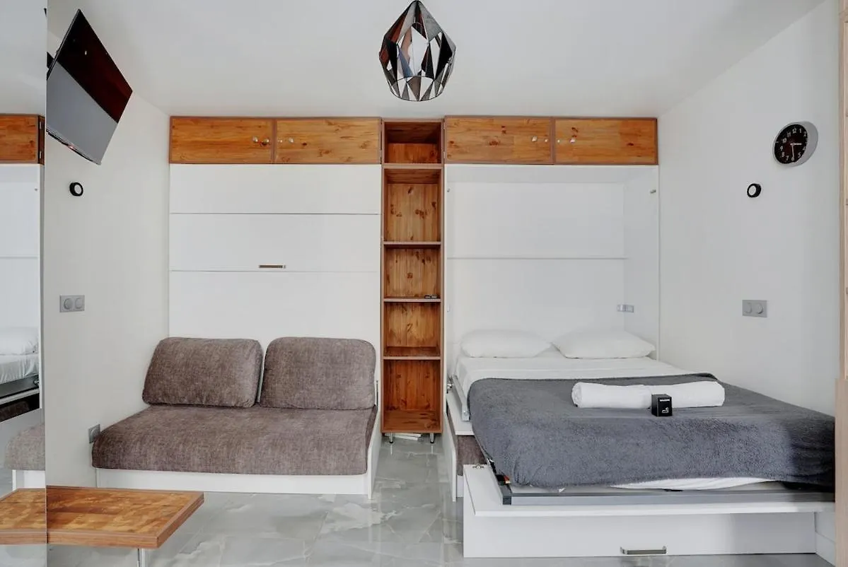 Cozy 2P Studio Batignolles Paris France